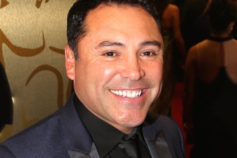 Pese a las críticas y rumores, Óscar de la Hoya presume a su novia mientras su ex se compromete (VIDEO)