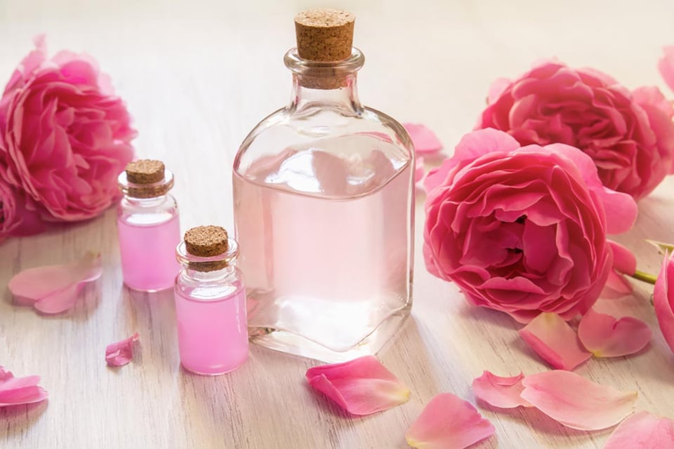 beauty secrets from abuela, Rose water, agua de rosa, flower, oil, MundoNOW