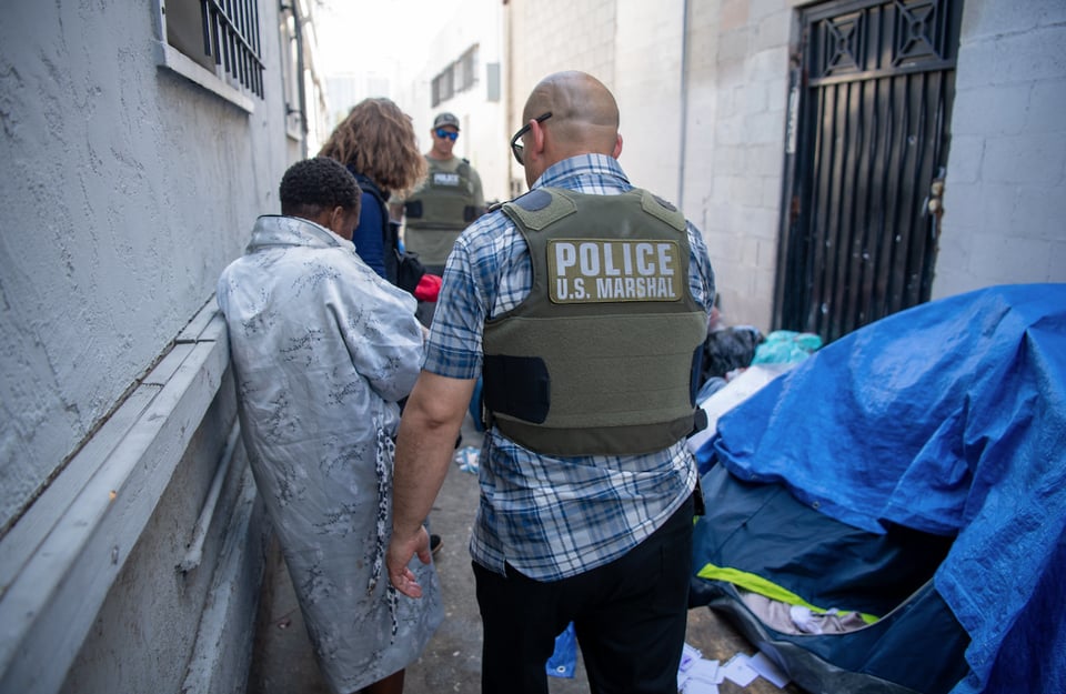 agentes, oficiales, policía, EEUU, secuestrada