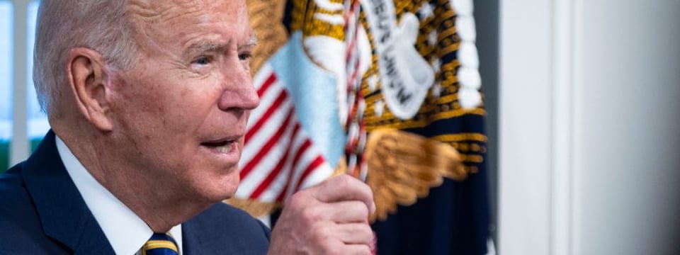 Biden impugna orden que prohíbe usar norma sanitaria para expulsar migrantes