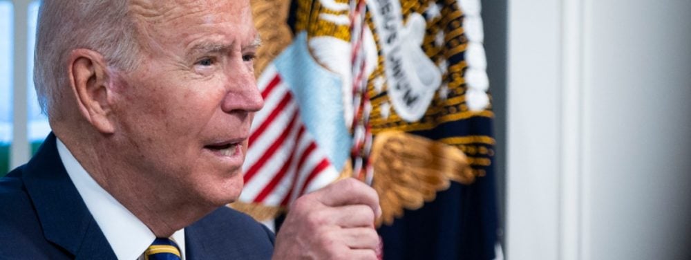 Biden impugna orden que prohíbe usar norma sanitaria para expulsar migrantes