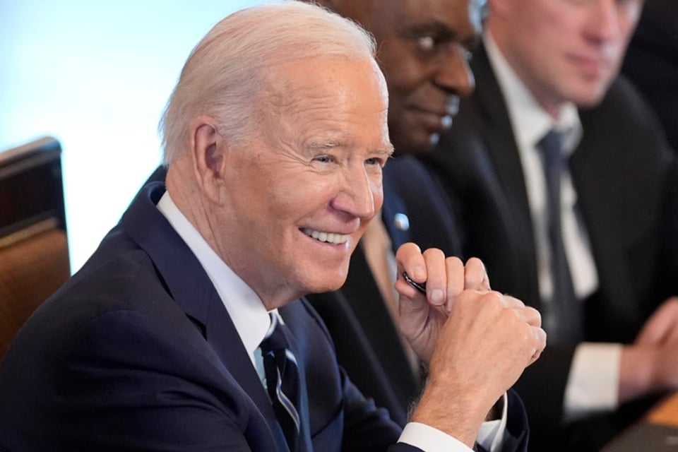 law enforcement, Joe Biden, executive order, public trust, oversight, Baltimore, Philadelphia, MundoNOW