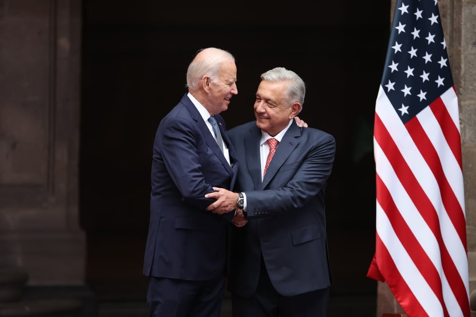 Joe Biden reconoce que EE.UU. envía armas de fuego «peligrosas» a México