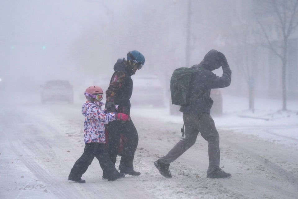 Confirman muertes por clima extremo