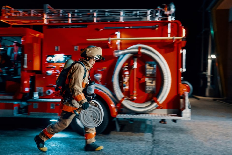 Numerosos equipos de bomberos se desplazaron al lugar