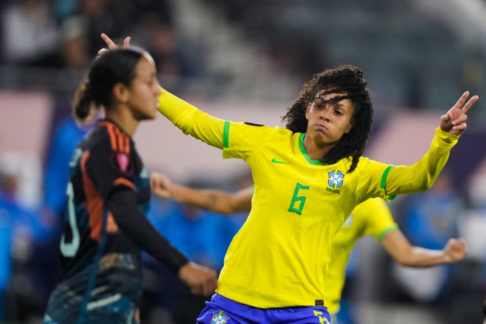 Brasil arrasa con Argentina y califica a semifinales de Copa Oro W