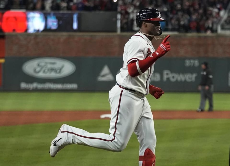 Latinos Back to Back, Soler y Rosario se combinan para Bravos