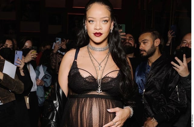 Rihanna enloquece a fans con ropa íntima a días del Súper Bowl