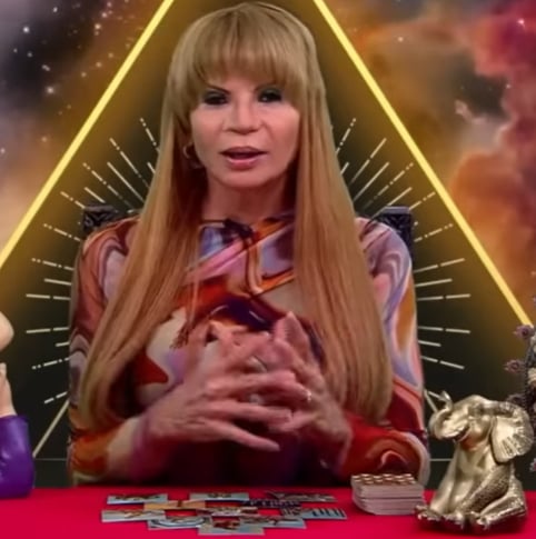 Mhoni Seer JLo