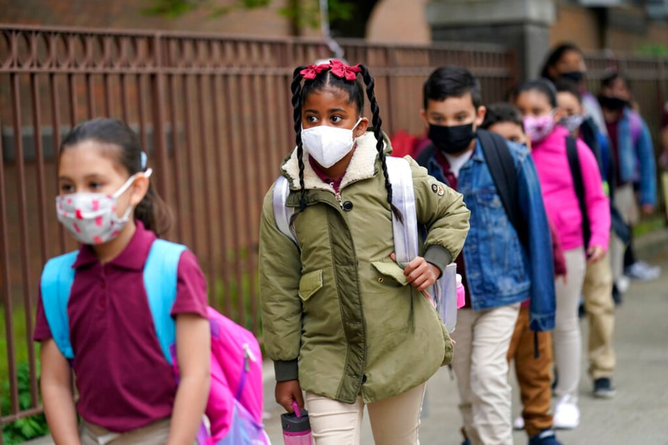 Anulan mandatos de mascarillas contra covid en EEUU