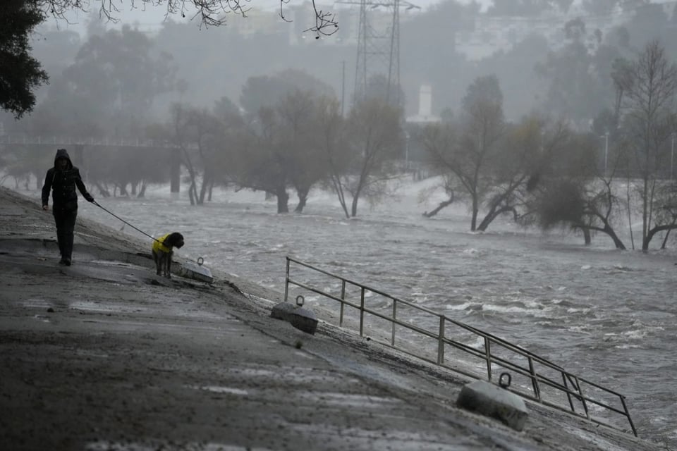 Tormenta histórica California, Lluvias récord, Inundaciones repentinas, Deslizamientos de tierra, Río atmosférico, MundoNOW
