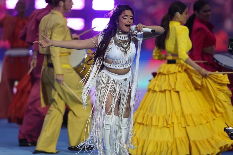 Camila Cabello, Champions, cantando, show, mundonow, Celebridades latinas