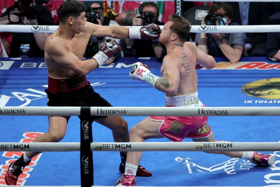 Dmitry Bivol pone condiciones para la revancha frente al Canelo
