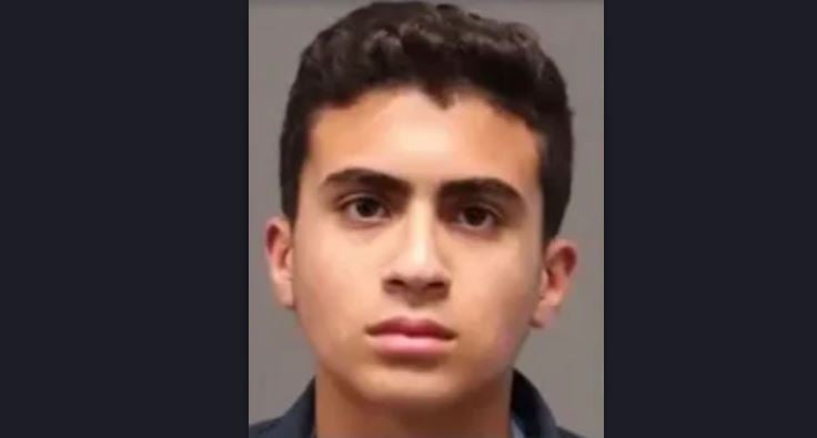 Joven hispano asesinó a su madre, crimen, Estados Unidos, muerte, mujer, Dereck Rosa
