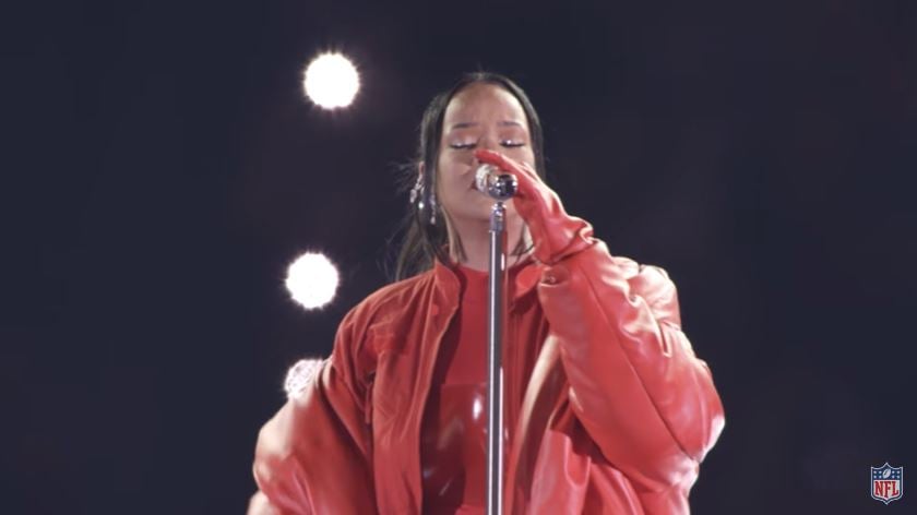 Trump arremete en contra de Rihanna luego del show de medio tiempo del Super Bowl