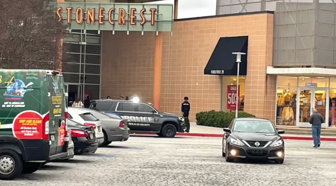 Adolescente de 14 años se dispara accidentalmente en el Stonecrest Mall de Georgia