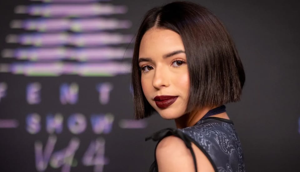 Ángela Aguilar se 'descara' modelando en desfile de lencería de Rihanna