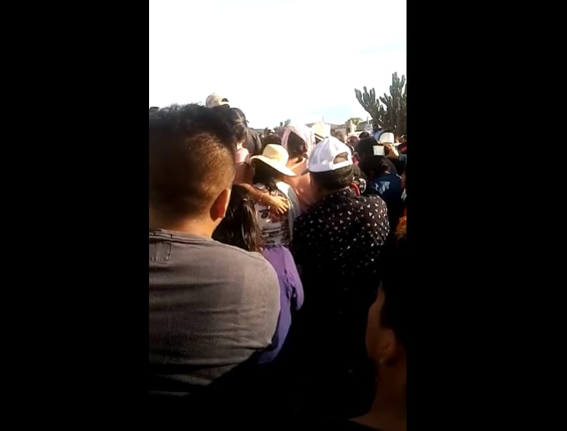 El camión de la Banda Real de Huajuapan perdió el control por una falla mecánica