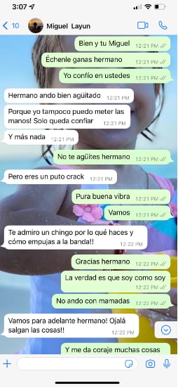 Canelo Álvarez exhibe el WhatsApp de Miguel Layún