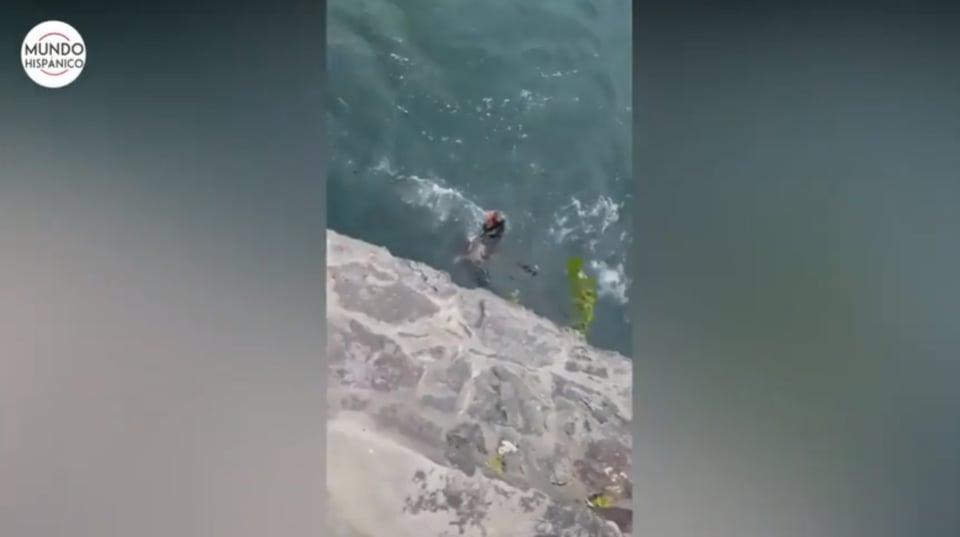 Hombre es arrastrado en las Cataratas del Niágara (VIDEO)