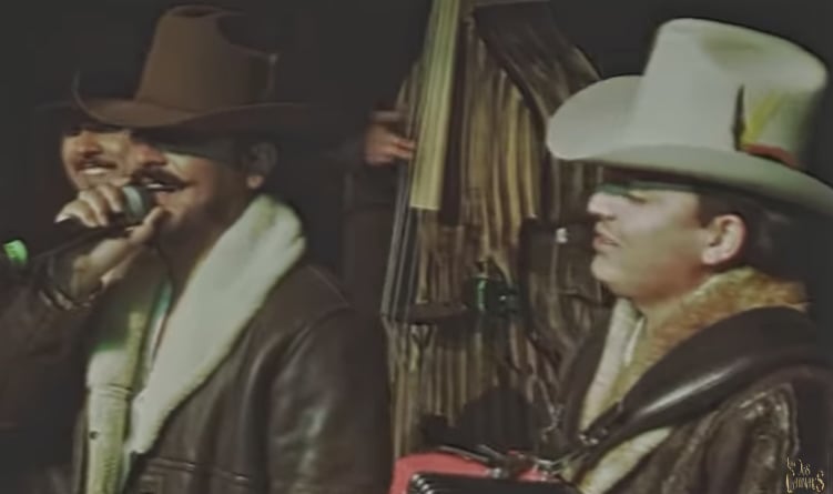 Los dos carnales se unieron a la lista de corridos para los narcos