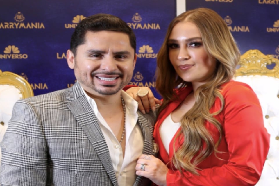 ¿El peor ridículo? Kenia Ontiveros, esposa de Larry Hernández se lanza de rapera y la destrozan en críticas (VIDEO)