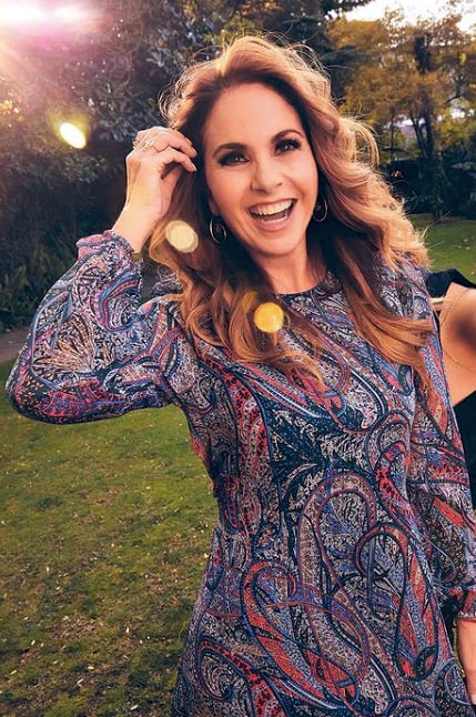 Lucero da mensaje
