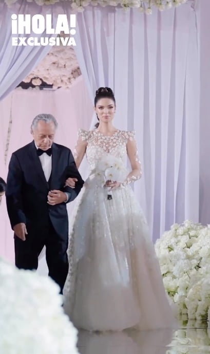 Nadia Ferreira como una princesa