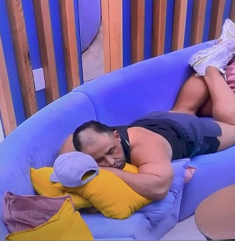 Juan Rivera dormido