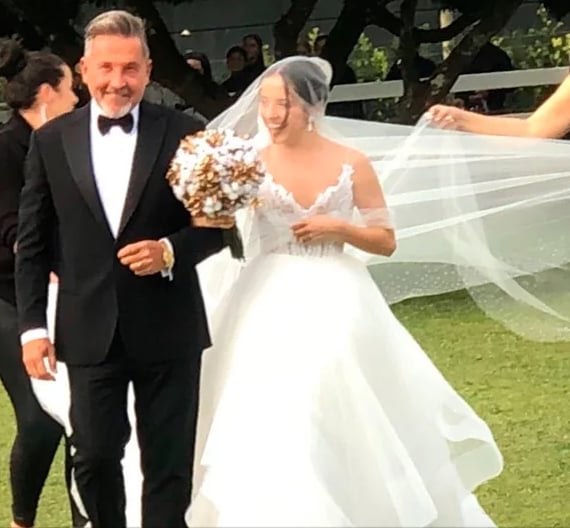 Ricardo Montaner llevó orgulloso a su hija al altar