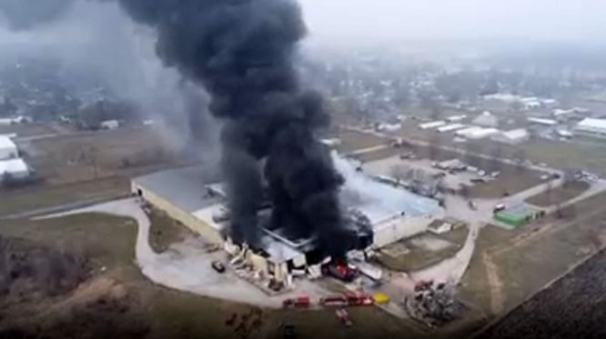 Autoridades reportan múltiples heridos tras fuerte explosión en planta de Iowa