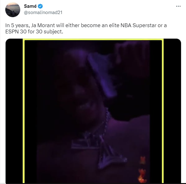 Sancionan al basquetbolista Ja Morant por mostrar arma en transmisión en vivo