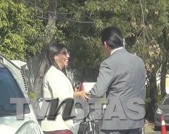 ¡Es 24 años más chica que él!