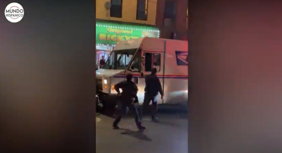Ladrón roba camión de paquetería y es detenido por la policía