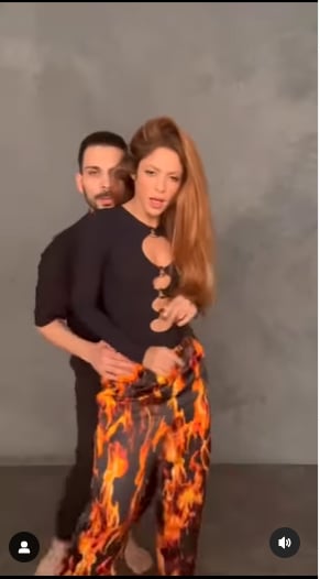 Shakira: "Sino pregúntele a mi colega"