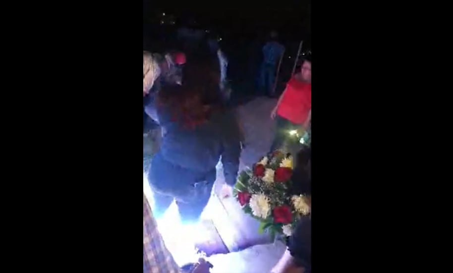 El funeral de Jesús Sonqui 'sorprende' por durar hasta altas horas de la noche