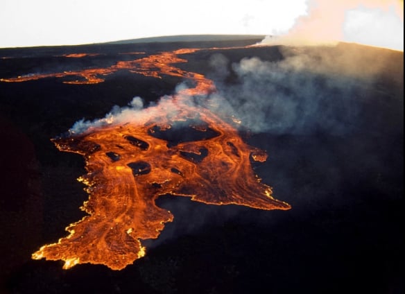 Entra en erupción el volcán Mauna Loa de Hawái