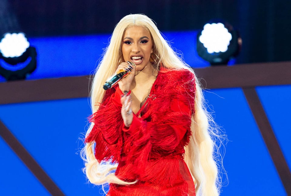 Cardi B's controversies, Cardi B performs on stage, concert, NYC, singer