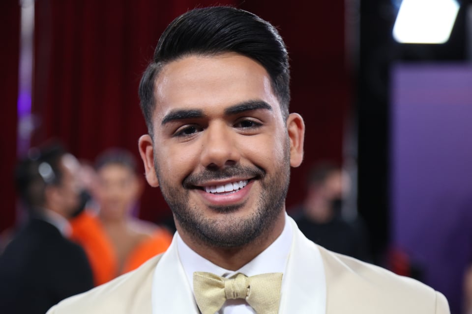 Carlos Adyan, smiling, red carpet, event, gala event, MundoNow