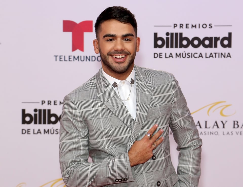 Carlos Adyan le manda indirecta a su ex pareja y ¿Myrka Dellanos lo apoya?