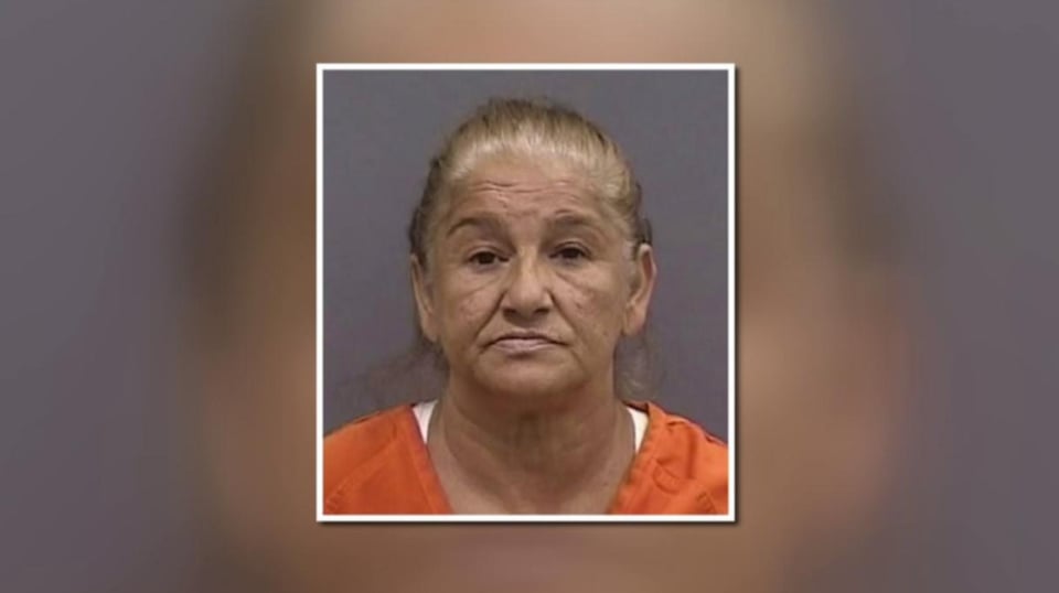 Mujer fue arrestada por robo bajo la fachada de clarividente.