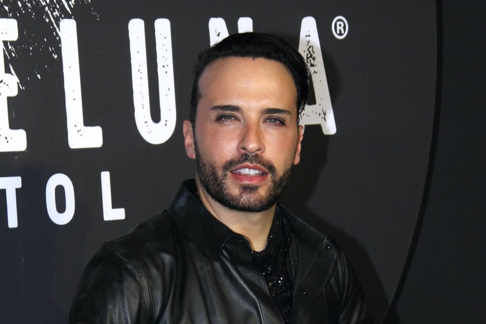 Apio Quijano, singer, Kabah, bisexual, MundoNOW