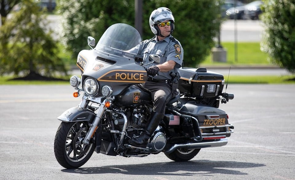 policía motorizada, policía, agente, motocicleta, MundoNOW