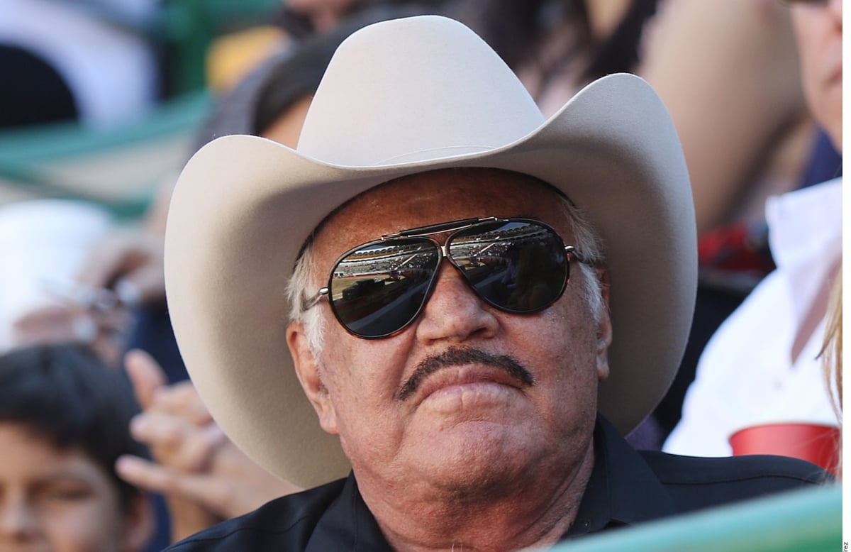 Revelan fortuna Vicente Fernández, Charro de Huentitán