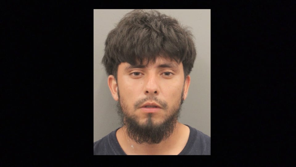 César Castro Serrano es buscado tras el brutal ataque a una mujer