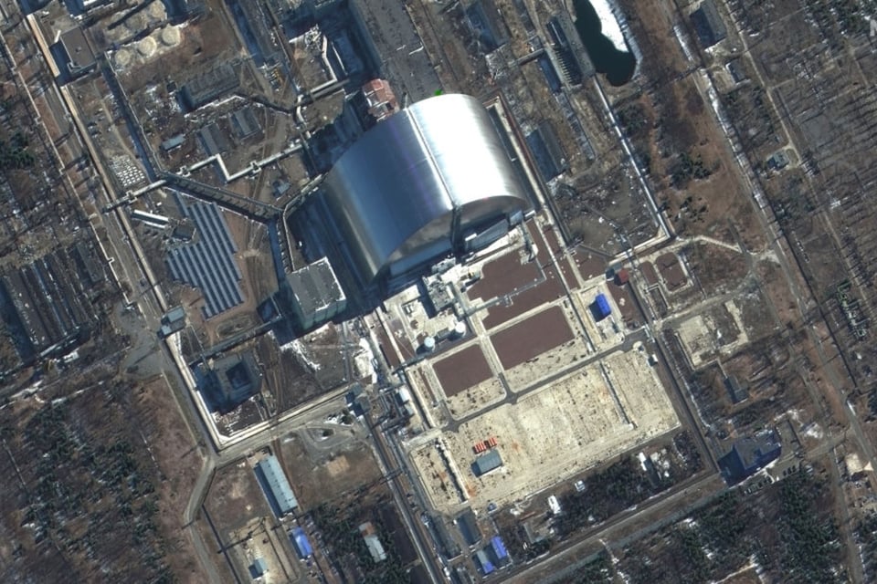 LO ÚLTIMO: Reportan ‘ataque’ al suministro eléctrico de Chernóbil en medio de la guerra