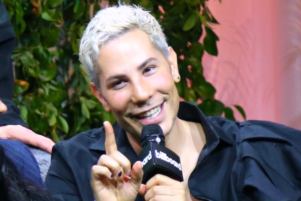 Christian Chávez dressed Thalía, Mexican love, Guadalajara, Jalisco, MundoNOW
