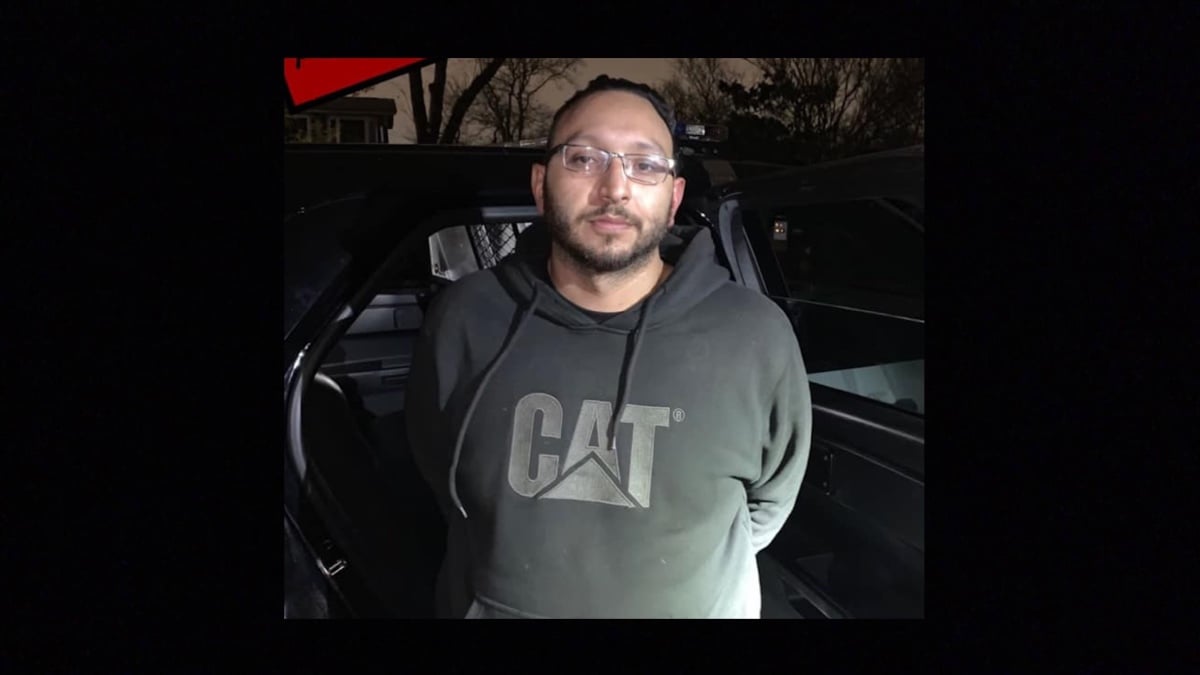 Christian Moreno fue detenido en San Antonio, Texas, al permitir que sus dos perros Staffordshire Terriers mataran a mordidas a un anciano.