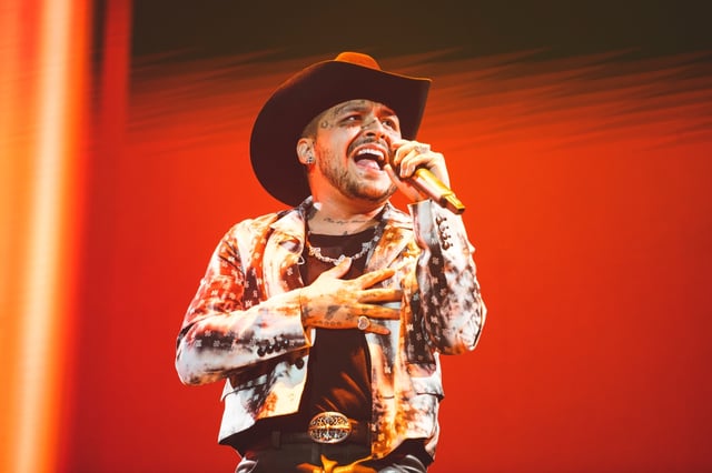 Christian Nodal is hospitalized and cancels concert (PHOTO)