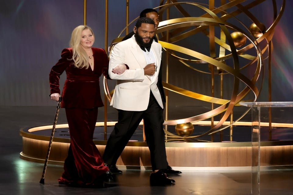 Qué es la esclerosis múltiple, la enfermedad que padece Christina Applegate